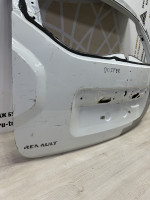 Крышка багажника бу Renault Duster OEM 901005043R