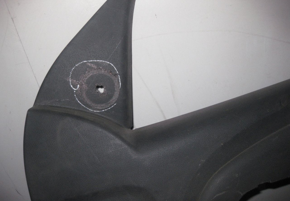 Обивка двери передняя правая Lada Largus oem 8450000398 (скл-3) Обивка двери передняя правая Lada Largus oem 8450000398 (скл-3)