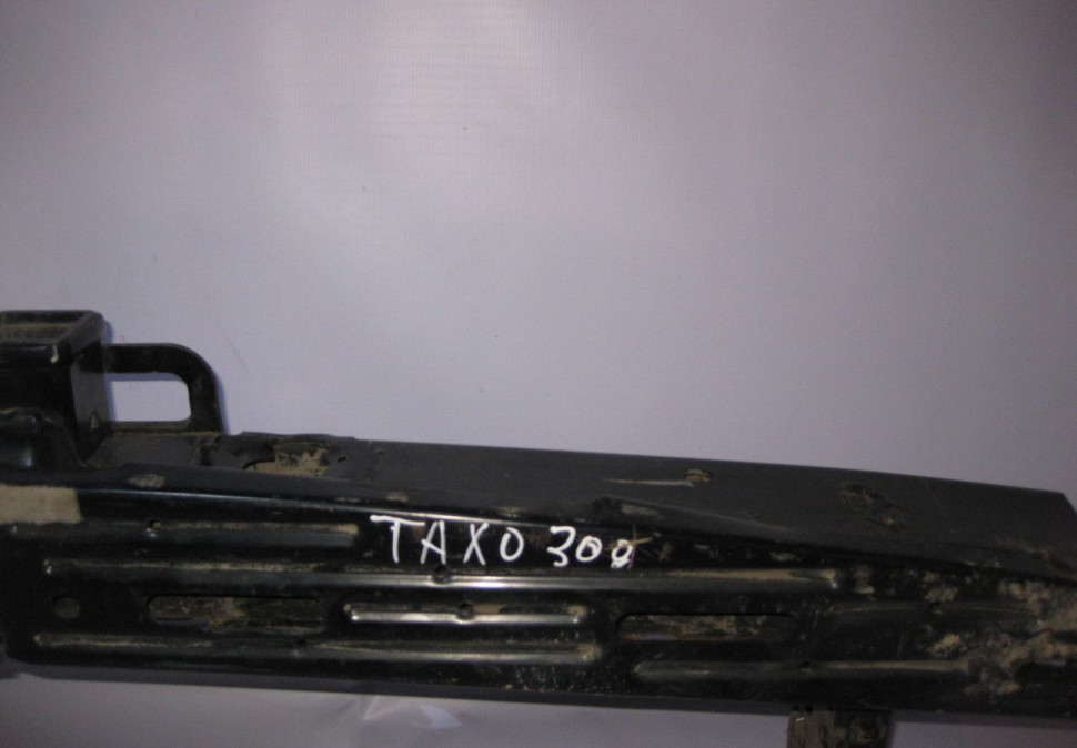 Усилитель заднего бампера Chevrolet Tahoe 3 (мал. вмятина) (скл-3)