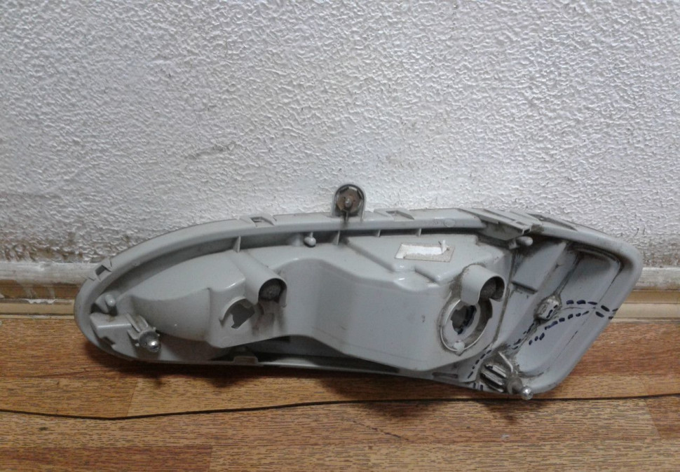 Птф правая Hyundai Santa Fe 3 (трещ. корпуса) oem 922022w000 Птф правая Hyundai Santa Fe 3 (трещ. корпуса) oem 922022w000