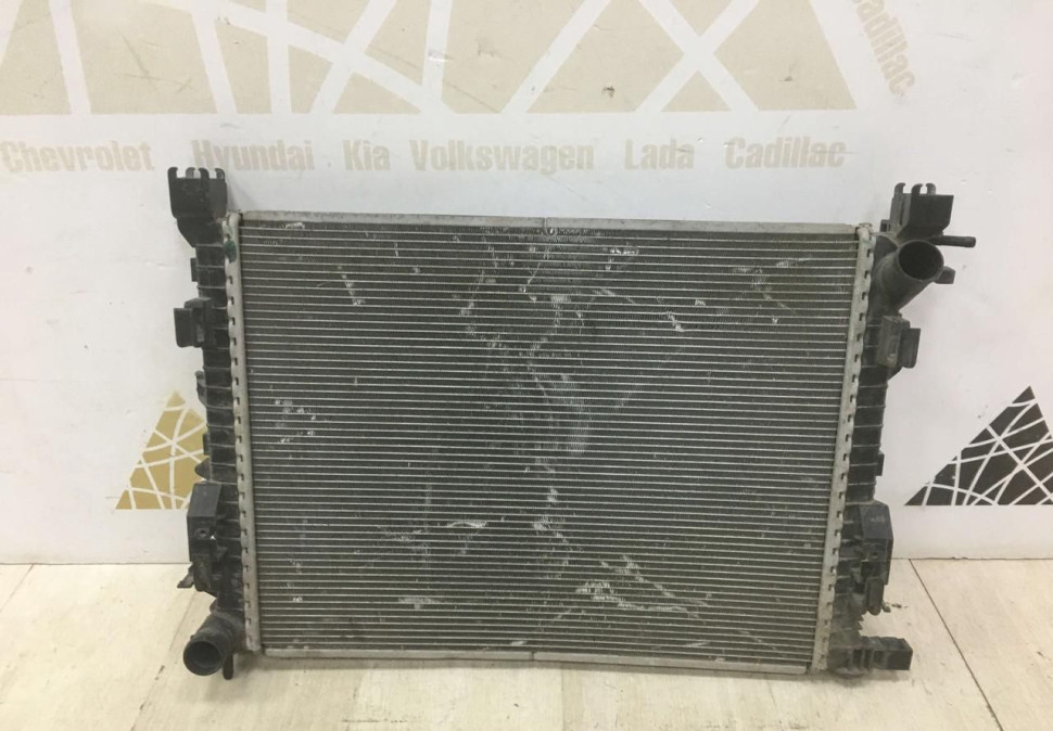 Радиатор охлаждения Renault Kaptur OEM 214108042R