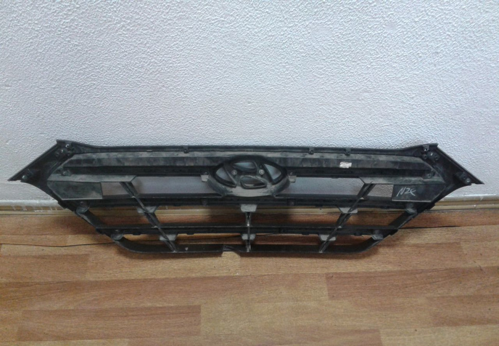 Решетка радиатора Hyundai Tucson 3 (слом. часть) oem 86951d7000 Решетка радиатора Hyundai Tucson 3 (слом. часть) oem 86951d7000