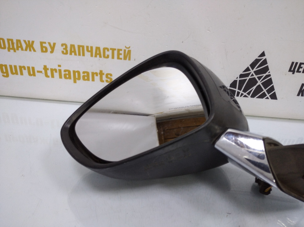 Зеркало левое б/у Citroen ds3 Зеркало левое б/у Citroen ds3