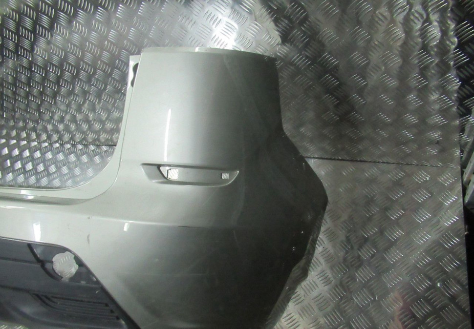 Бампер задний Lada X-Ray oem 850220699R (вмятина) (скл-3) Бампер задний Lada X-Ray oem 850220699R (вмятина) (скл-3)