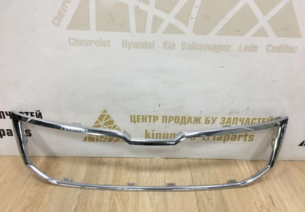 Молдинг решетки радиатора Skoda Karoq OEM 57A853761