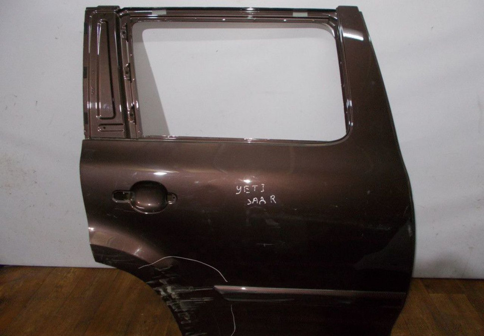 Дверь задняя правая бу Skoda Yeti OEM 5L0833052