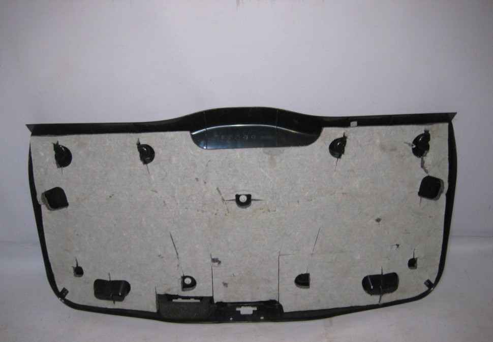 Обшивка двери багажника для BMW X3 E83 oem 51493330858 (скл-3) Обшивка двери багажника для BMW X3 E83 oem 51493330858 (скл-3)