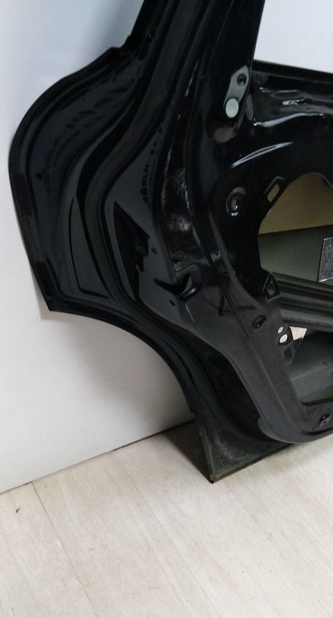 Дверь задняя левая Volkswagen Touareg NF oem 7P0833055A