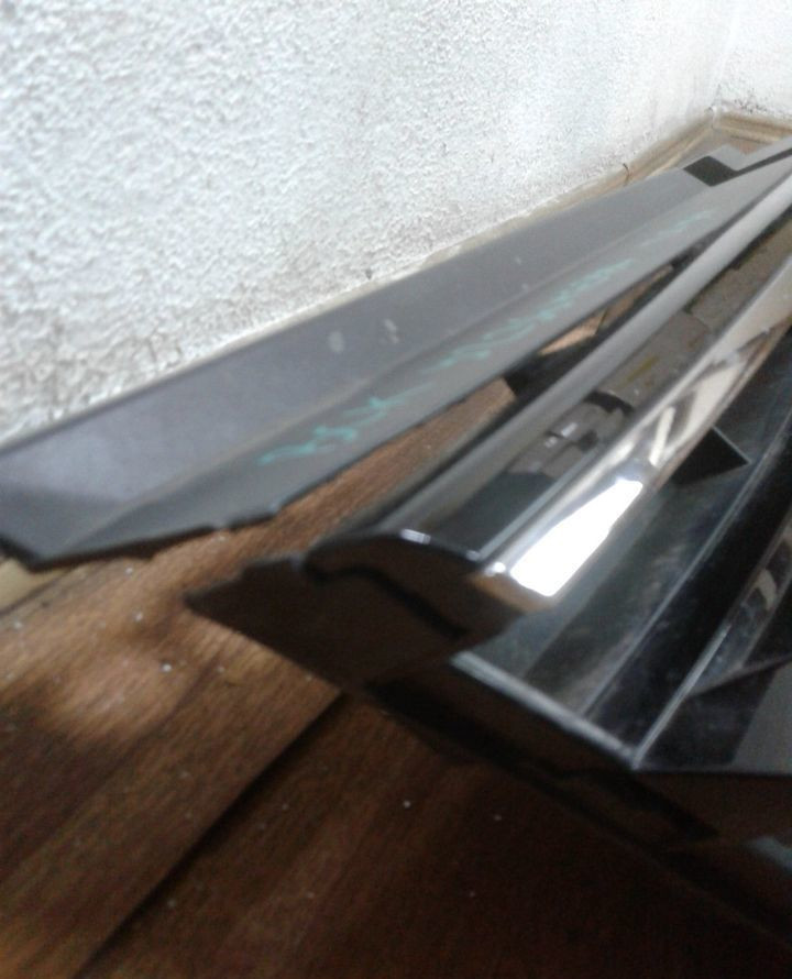 Решетка радиатора Volkswagen Tiguan 2 oem 5na853653 (трещина) Решетка радиатора Volkswagen Tiguan 2 oem 5na853653 (трещина)