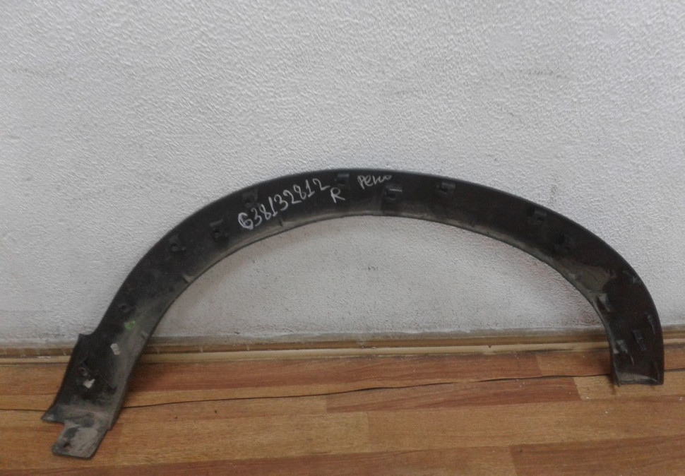 Накладка арки крыла передняя левая Renault Kaptur oem 638132812r