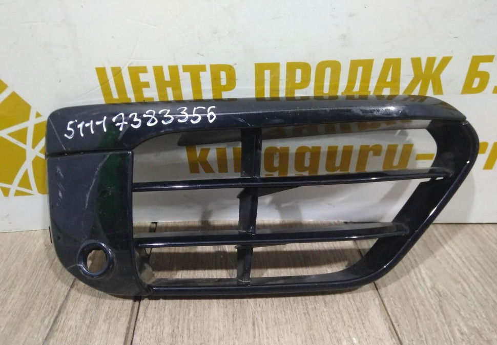 Решётка переднего бампера правая бу BMW X1 F48 OEM 51117383356