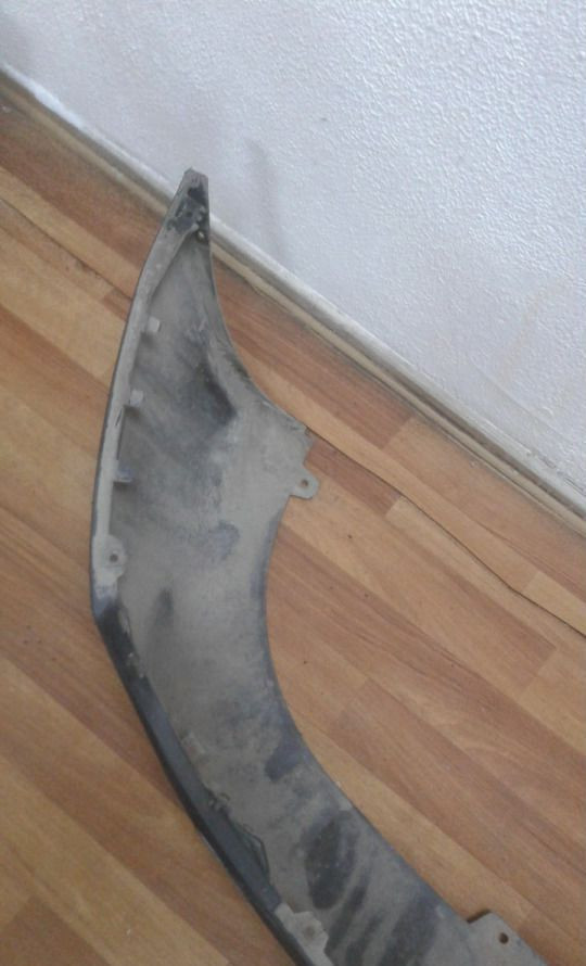 Спойлер заднего бампера Hyundai ix35 oem 866122y000 (дефект)