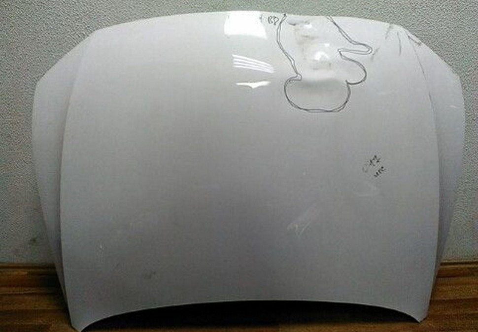 Капот Volkswagen Passat B8 вмятина