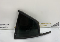 Стекло глухое задней левой двери Skoda Octavia A7 (2016) OEM 5E5845213