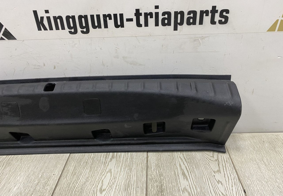 Обивка задней панели BMW 5 G30 OEM 51477373574 Обивка задней панели BMW 5 G30 OEM 51477373574