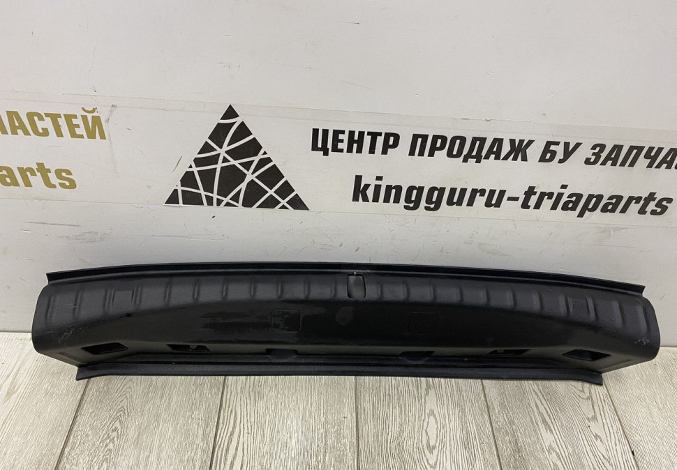 Обивка задней панели BMW 5 G30 OEM 51477373574 Обивка задней панели BMW 5 G30 OEM 51477373574
