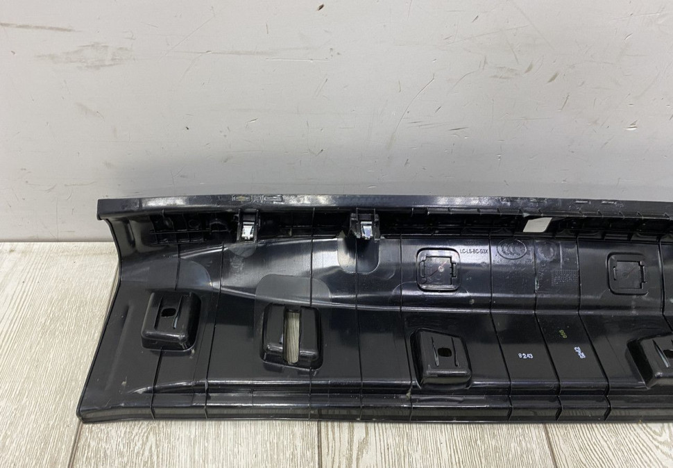 Обивка задней панели BMW 5 G30 OEM 51477373574 Обивка задней панели BMW 5 G30 OEM 51477373574