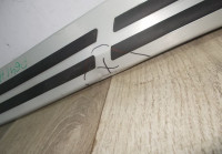 Накладка правого порога алюминиевая бу BMW X5 G05 OEM 51777467908