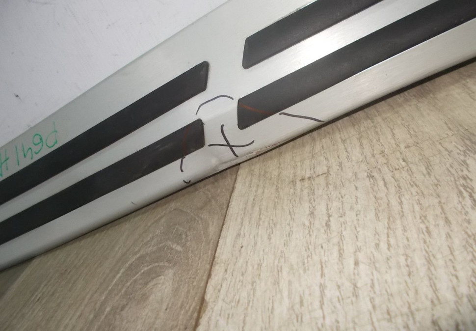 Накладка правого порога алюминиевая бу BMW X5 G05 OEM 51777467908