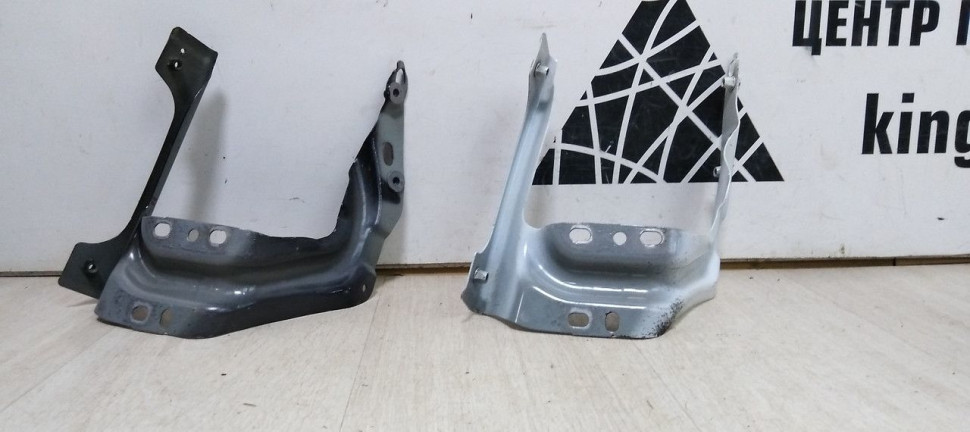 Кронштейн крыла левый Volkswagen Tiguan 2 oem 5na821135B