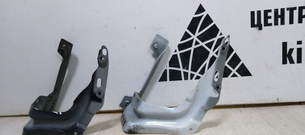 Кронштейн крыла левый Volkswagen Tiguan 2 oem 5na821135B