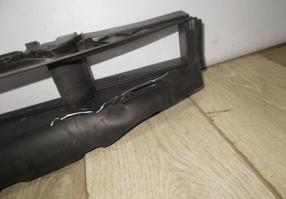 Воздуховод радиатора нижний бу BMW Х5 G05 OEM 51647418158