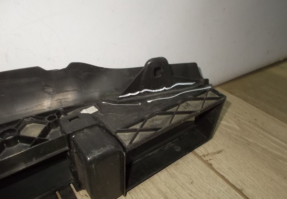 Воздуховод радиатора нижний бу BMW Х5 G05 OEM 51647418158