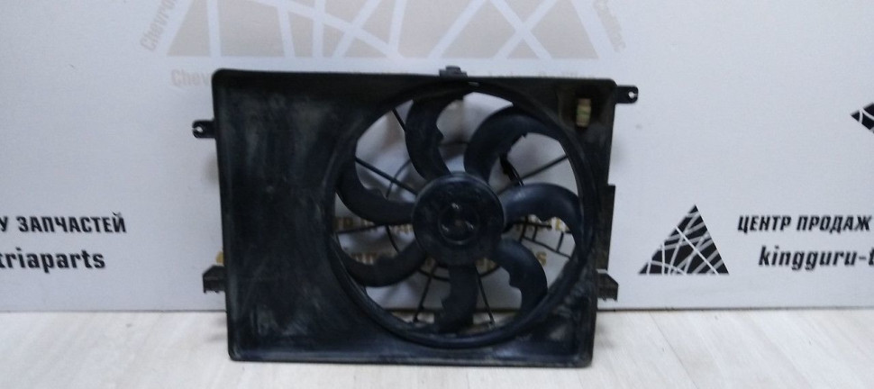 Диффузор с вентилятором Hyundai I40 2011-2019 oem 253803Z600
