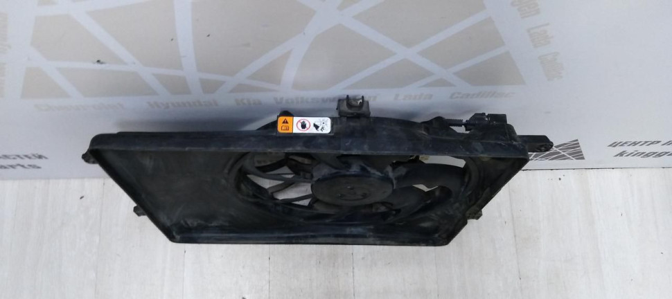 Диффузор с вентилятором Hyundai I40 2011-2019 oem 253803Z600