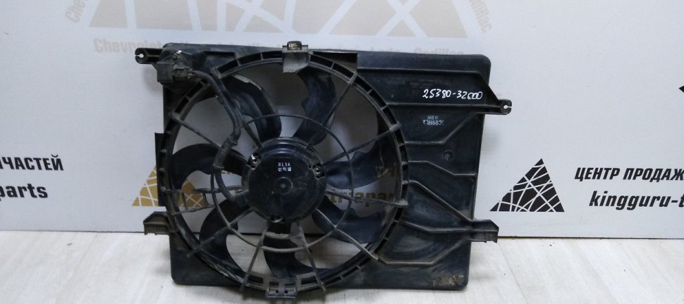 Диффузор с вентилятором Hyundai I40 2011-2019 oem 253803Z600