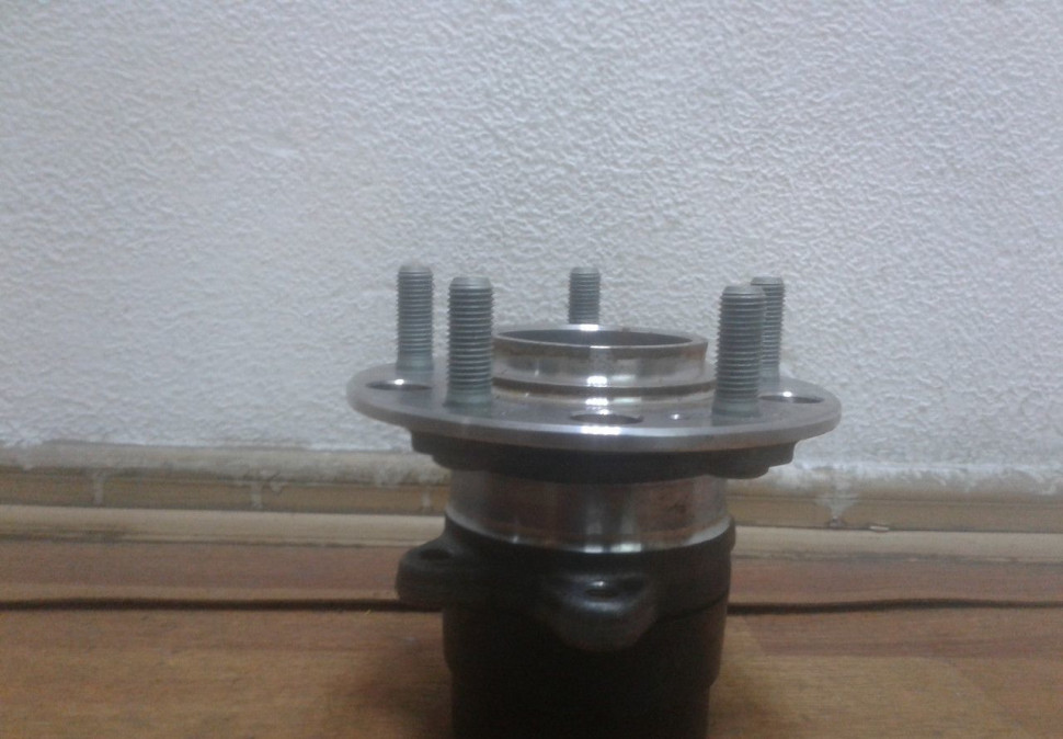 Ступица колеса задняя Hyundai Sonata 7 (14-17) oem 52730c1100 Ступица колеса задняя Hyundai Sonata 7 (14-17) oem 52730c1100