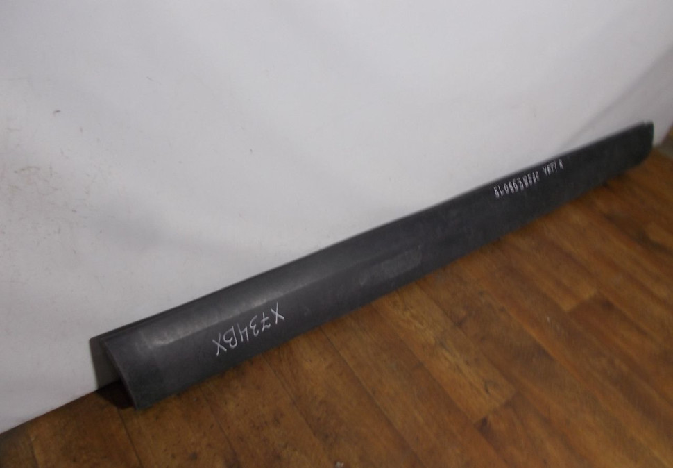 Порог правый бу Skoda Yeti OEM 5L0853856C Порог правый бу Skoda Yeti OEM 5L0853856C