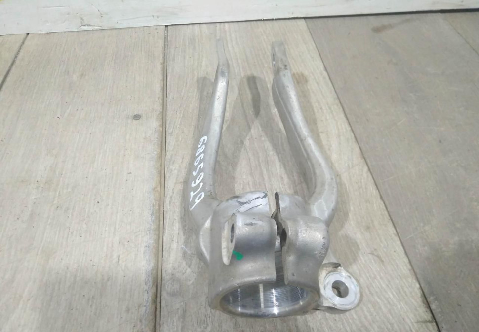Крепление переднего левого амортизатора бу BMW 5 G30 OEM 31126865929 Крепление переднего левого амортизатора бу BMW 5 G30 OEM 31126865929