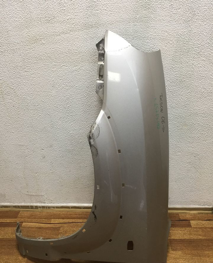 Крыло переднее левое Hyundai Tucson (06>) вмятина