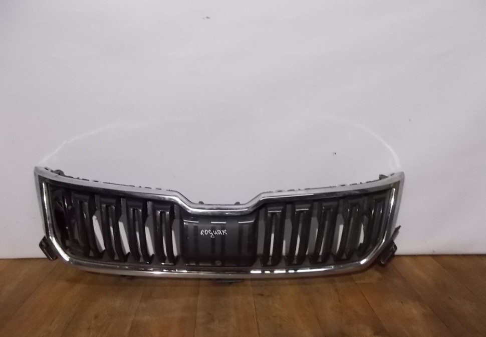 Решетка радиатора бу Skoda Kodiaq OEM 565853653A