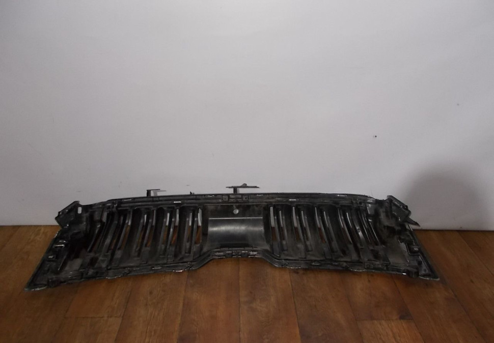 Решетка радиатора бу Skoda Kodiaq OEM 565853653A