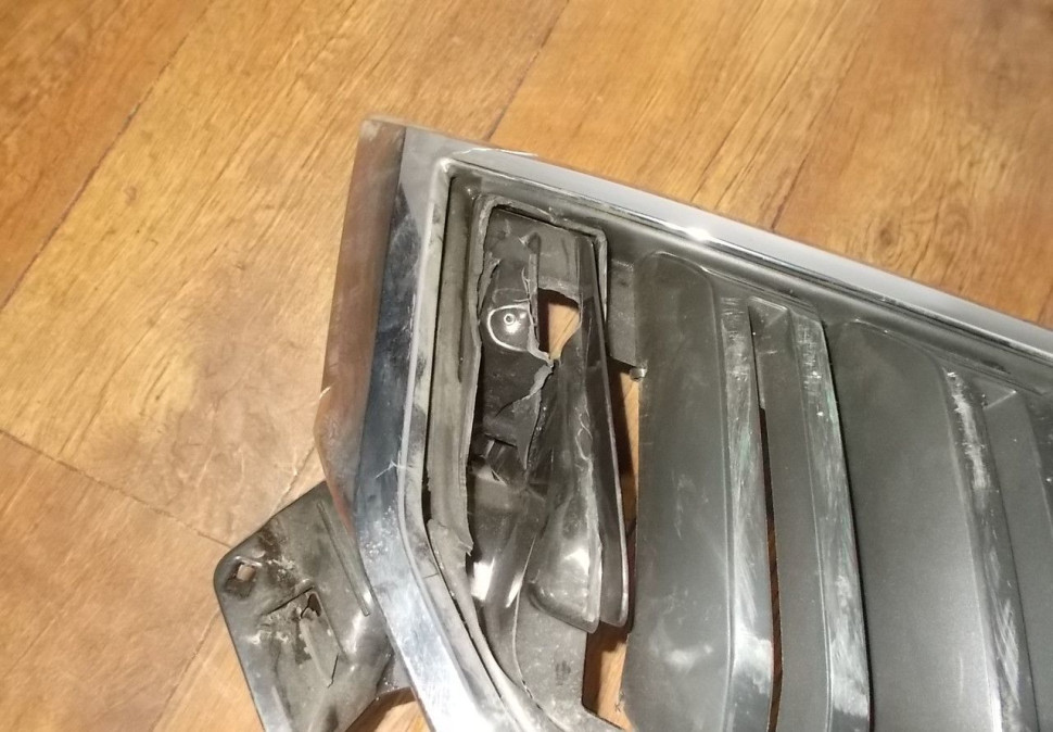 Решетка радиатора бу Skoda Kodiaq OEM 565853653A