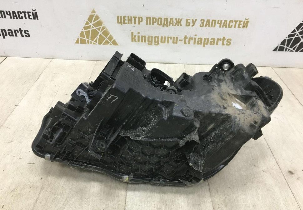 Фара ЛЭД LED адаптив правая бу BMW X3 G01 OEM 8739654