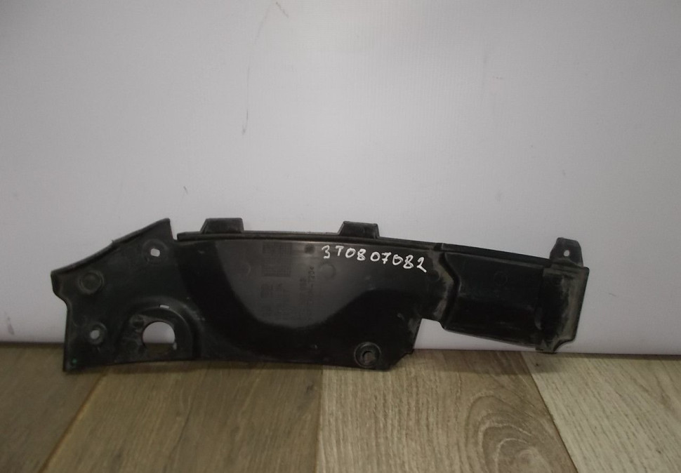 Накладка передней панели правая бу Skoda Superb 2 OEM 3T0807082 Накладка передней панели правая бу Skoda Superb 2 OEM 3T0807082