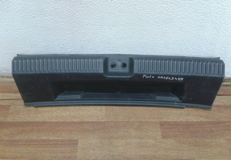 Обивка задней панели Volkswagen Polo седан Oem 6ru863459