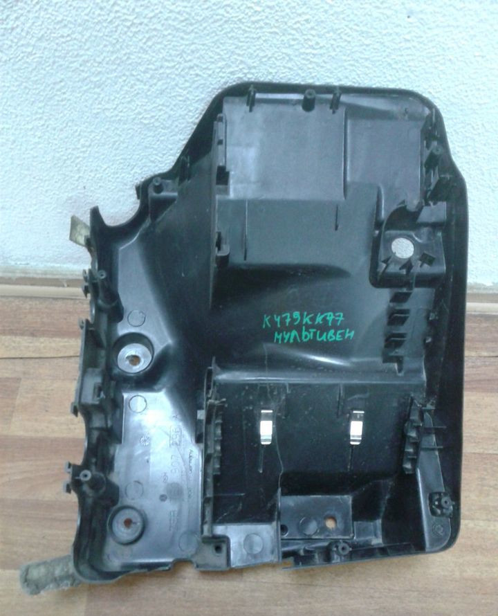 Корпус блока предохранителей Volkswagen Touareg NF oem 7e0907295 (слом. часть) (скл-3)