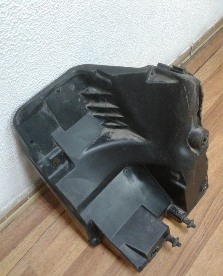 Корпус блока предохранителей Volkswagen Touareg NF oem 7e0907295 (слом. часть) (скл-3)