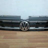 Решетка радиатора Volkswagen Tiguan 2 oem 5na853633 (скол)