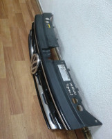 Решетка радиатора Volkswagen Tiguan 2 oem 5na853633 (скол)