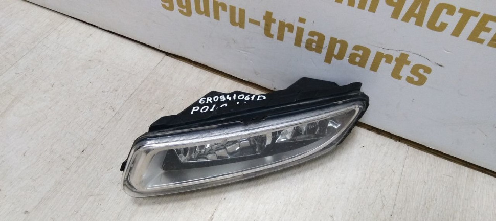 Противотуманная фара левая Volkswagen Polo 5 рест (15-20) oem 6R0941061D