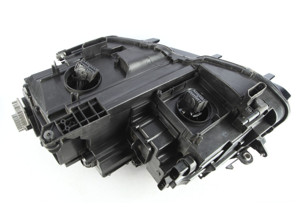 Фара правая LED Volkswagen Tiguan 2 дорестайлинг 2016 OEM 5NB941114A