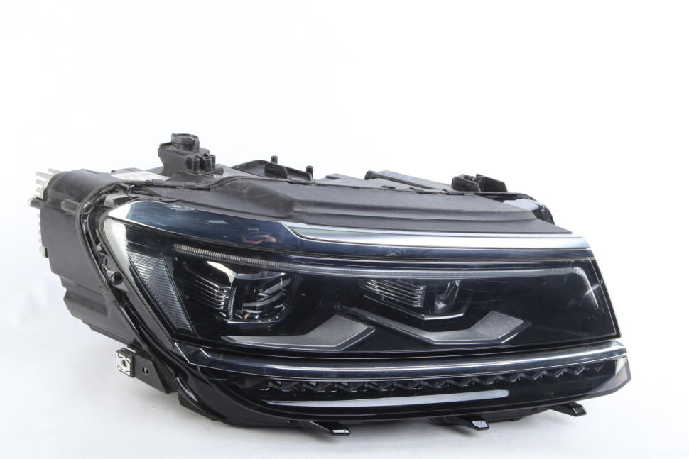 Фара правая LED Volkswagen Tiguan 2 дорестайлинг 2016 OEM 5NB941114A Фара правая LED Volkswagen Tiguan 2 дорестайлинг 2016 OEM 5NB941114A