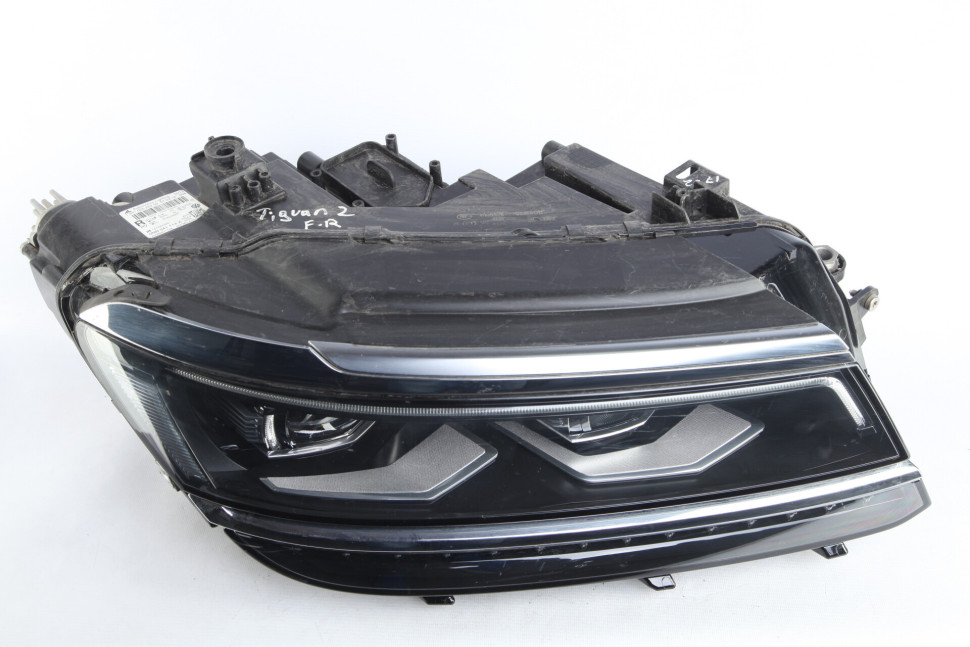 Фара правая LED Volkswagen Tiguan 2 дорестайлинг 2016 OEM 5NB941114A Фара правая LED Volkswagen Tiguan 2 дорестайлинг 2016 OEM 5NB941114A