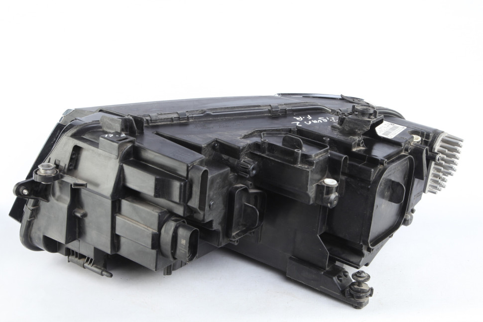 Фара правая LED Volkswagen Tiguan 2 дорестайлинг 2016 OEM 5NB941114A Фара правая LED Volkswagen Tiguan 2 дорестайлинг 2016 OEM 5NB941114A