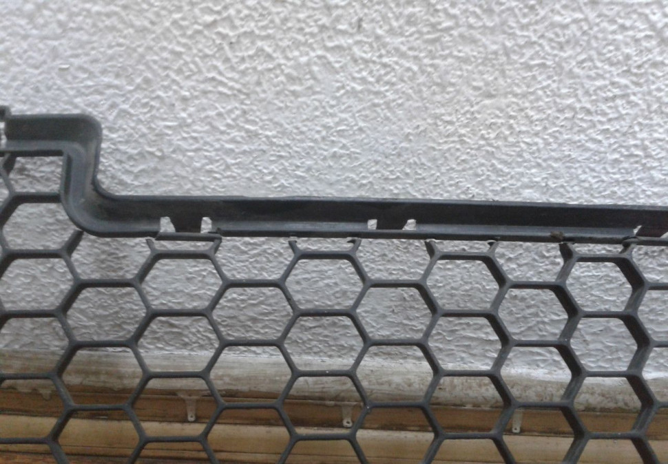 Решетка переднего бампера Lada Largus oem 8450000249 (скл-3) Решетка переднего бампера Lada Largus oem 8450000249 (скл-3)